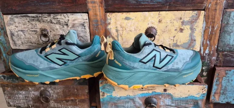 Used New Balance Hierro V8 bike — image 2 of 11