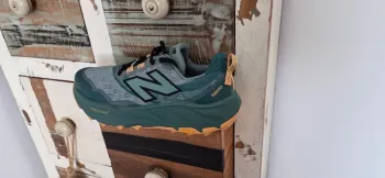 Used New Balance Hierro V8 bike — image 7 of 11