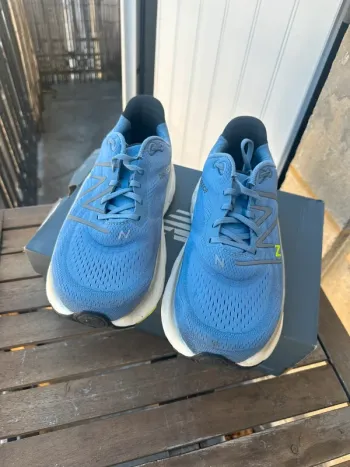 Used New Balance Fresh Foam X More v4 bike — image 5 of 7