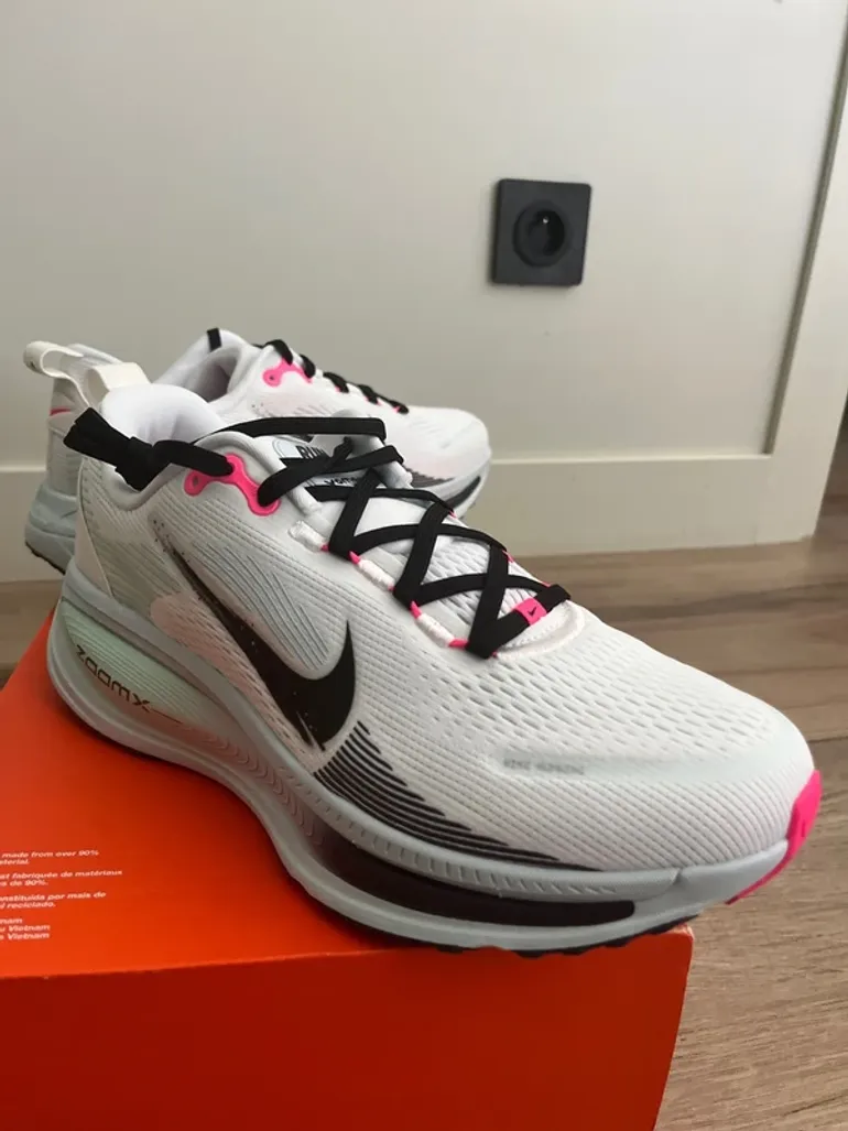 Used Nike Vomero 18 bike — image 6 of 11