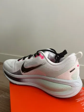 Used Nike Vomero 18 bike — image 3 of 11