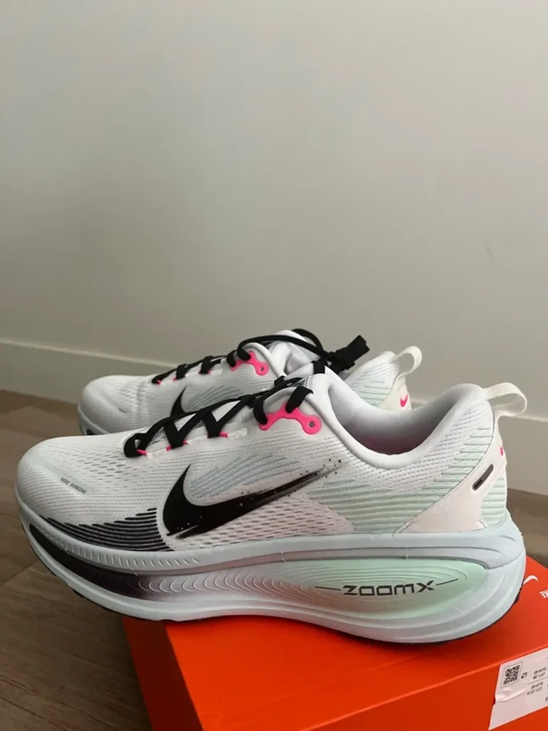 Used Nike Vomero 18 bike — image 2 of 11