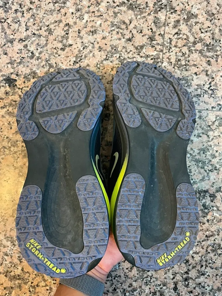 Used Nike Vomero 18 Gore-Tex bike — image 4 of 4