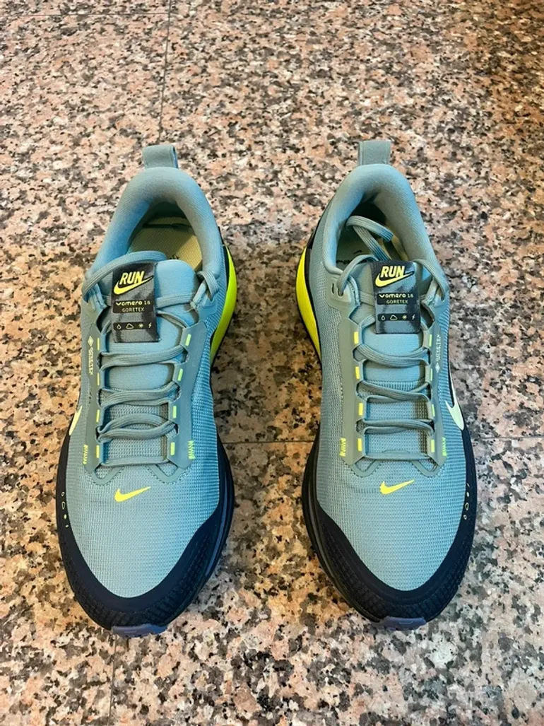 Used Nike Vomero 18 Gore-Tex bike — image 2 of 4