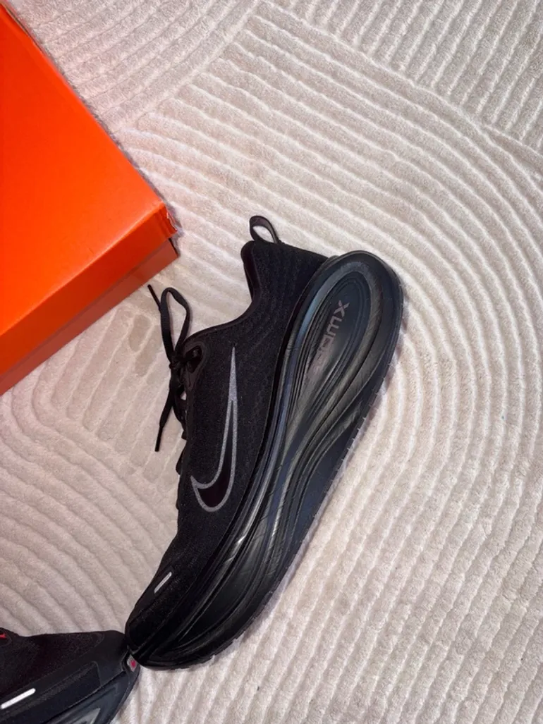 Used Nike Vomero Plus bike — image 3 of 12