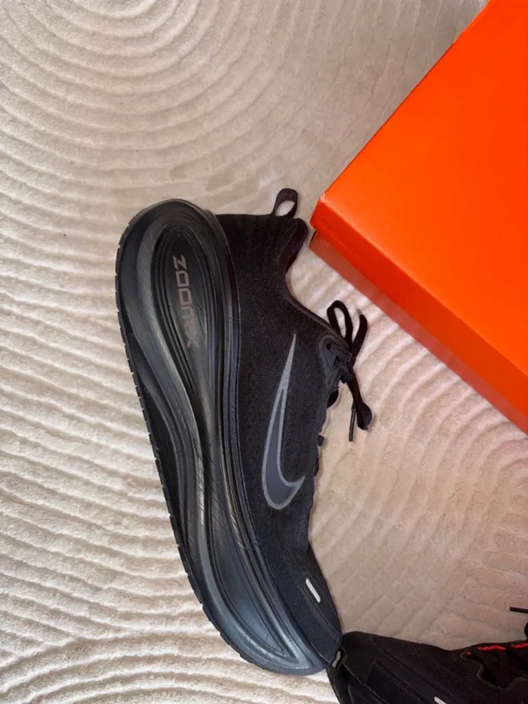 Used Nike Vomero Plus bike — image 2 of 12