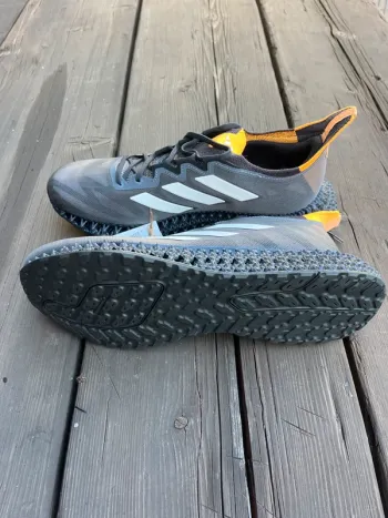 Used Continental 4DFWD 3 Running Shoes
