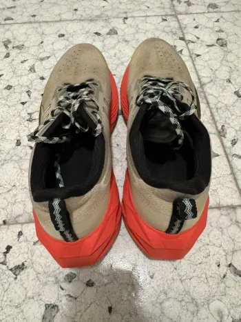Used Asics Novablast 4 TR bike — image 3 of 3