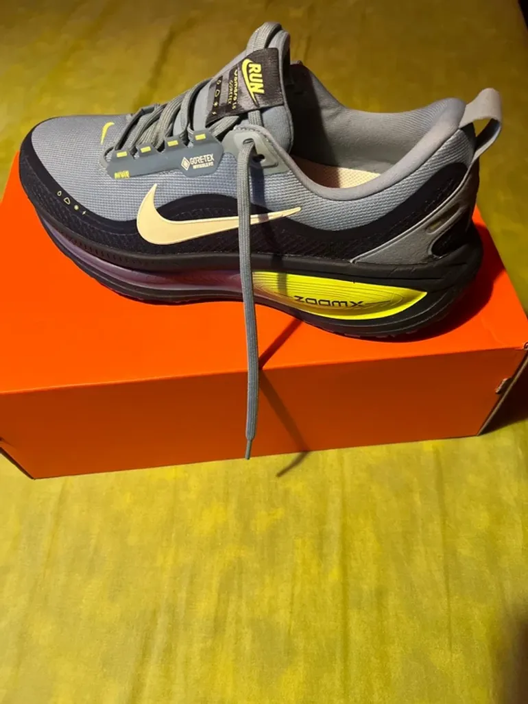 Używany Nike Vomero 18 GTX bike — zdjęcie 2 z 13