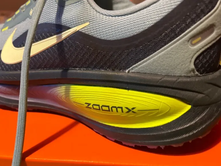 Używany Nike Vomero 18 GTX bike — zdjęcie 4 z 13