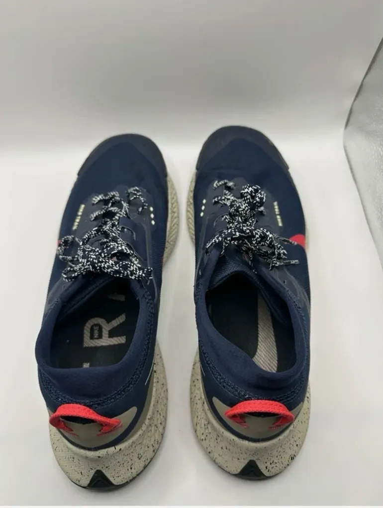 Used Decathlon Nike Trail 3 Gore-Tex bike — image 3 of 5