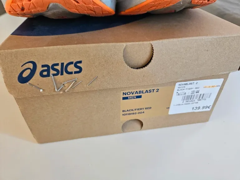 Used Asics Novablast 2 bike — image 2 of 8