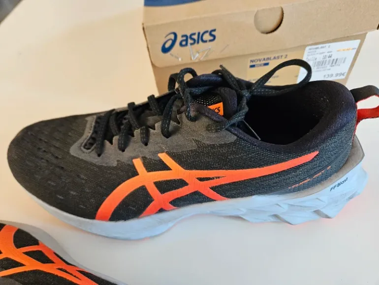Used Asics Novablast 2 bike — image 7 of 8