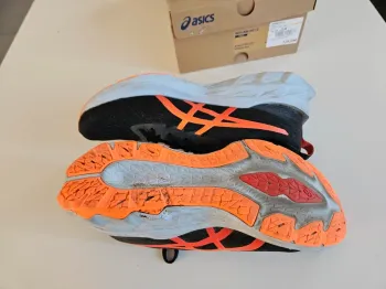 Used Asics Novablast 2 bike — image 4 of 8
