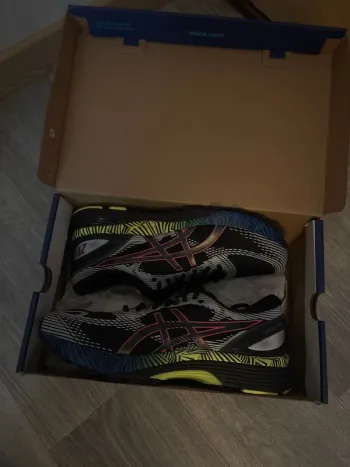 Used Asics Gel Nimbus 21 LS 2020 bike — image 3 of 5