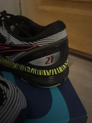 Used Asics Gel Nimbus 21 LS 2020 bike — image 2 of 5