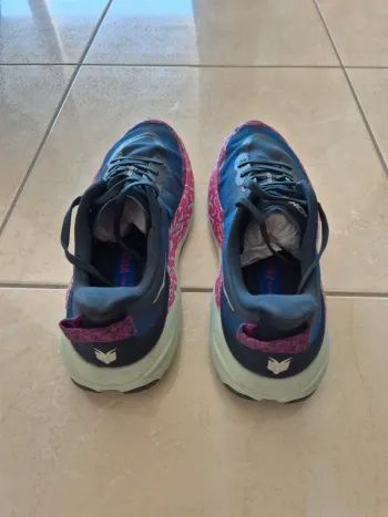 Used Hoka Speedgoat 6 bike — image 4 of 8