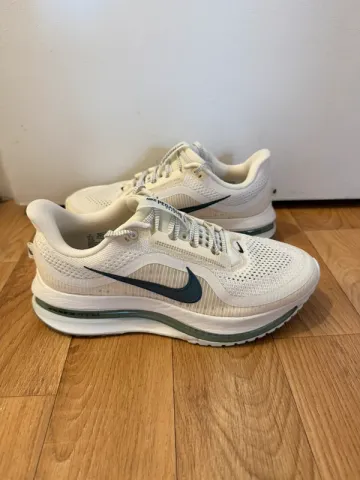 Używany Pegasus Premium Running Shoes