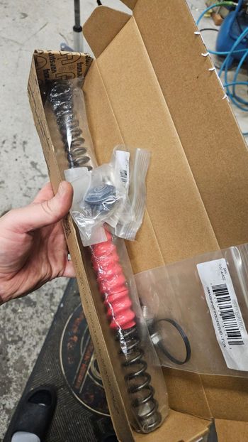 Used Vorsprung Smashpot spring, Fox topcad and V1 footstud Fork
