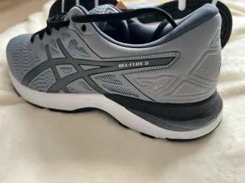 Brugt Asics Laufschuhe Gr. 43.5 bike — billede 13 af 15
