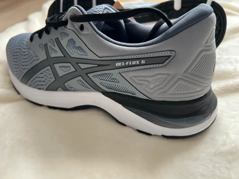 Brugt Asics Laufschuhe Gr. 43.5 bike — billede 13 af 15