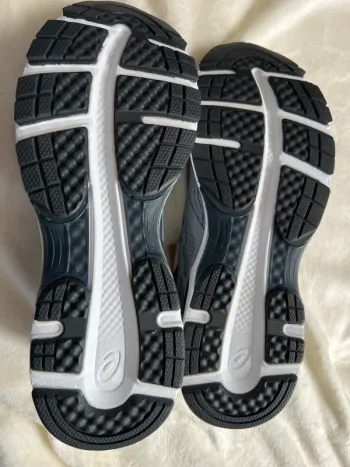 Brugt Asics Laufschuhe Gr. 43.5 bike — billede 15 af 15