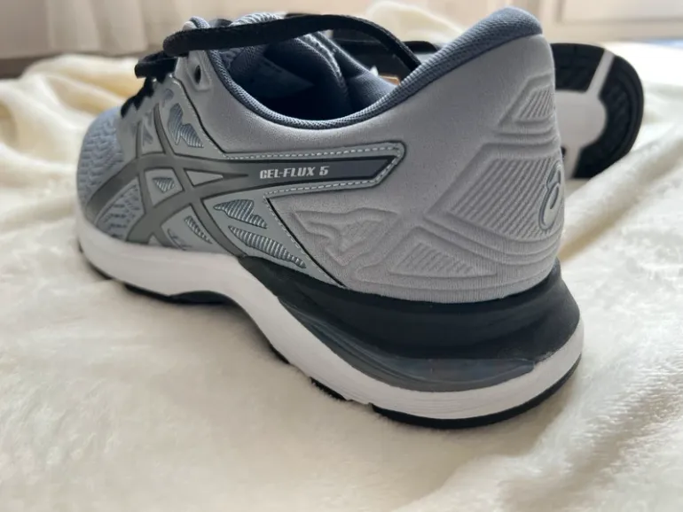 Brugt Asics Laufschuhe Gr. 43.5 bike — billede 12 af 15