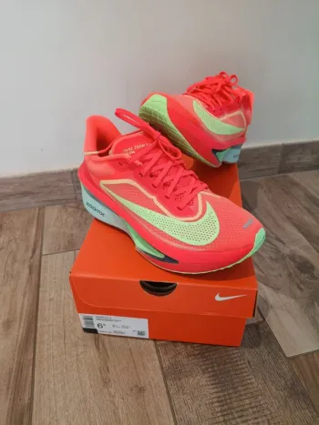Used Nike Zoom Fly 6 Running Shoes