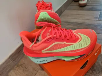 Used Nike Zoom Fly 6 bike — image 2 of 10