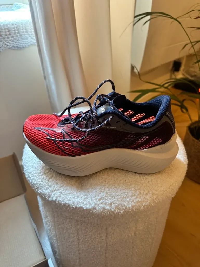 Tweedehands Saucony Endorphin Pro 3 bike — afbeelding 2 van 10