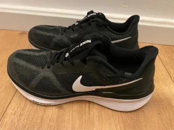 Gebrauchtes Premium Structure 25 Running Shoes