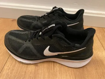 Used Premium Structure 25 Running Shoes