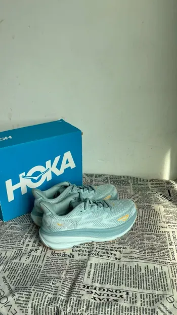 Used Hoka Clifton 9 Running Shoes