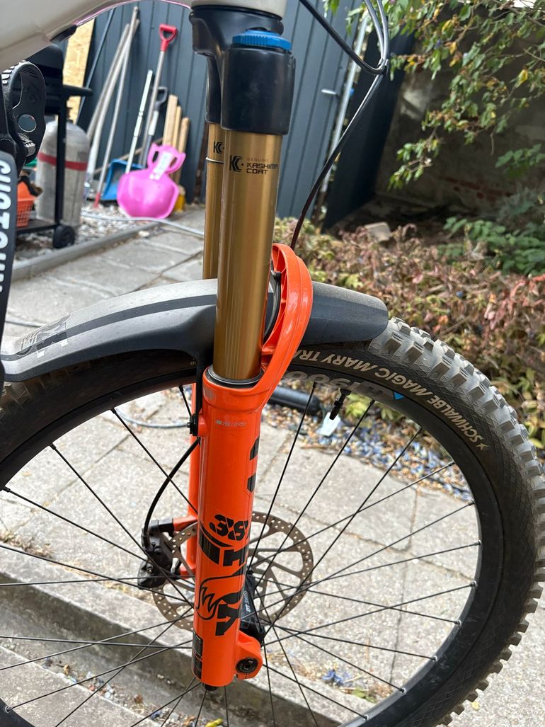Käytetty Fox 38 Grip2 Fork 2022 bike — kuva 6 / 7