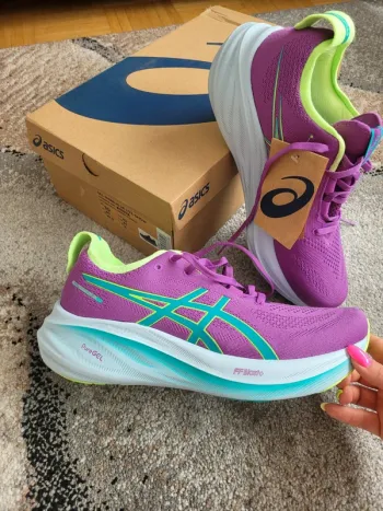 Asics Gel-Nimbus 26 Lite-Show Running Shoes de segunda mano
