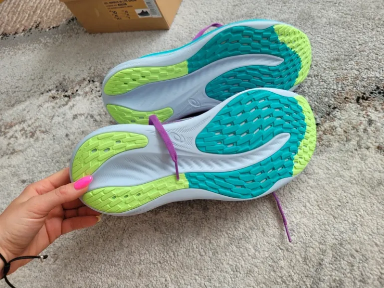 Used Asics Gel-Nimbus 26 Lite-Show bike — image 4 of 5