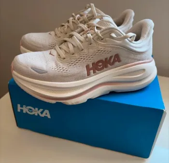Used Rose Bondi 9 Running Shoes