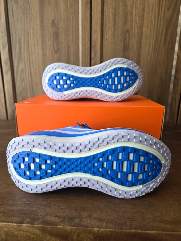 Used Saucony Vomero Plus bike — image 2 of 5