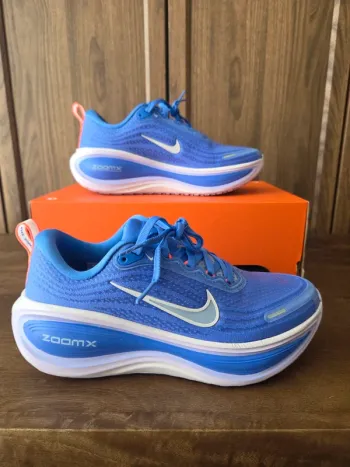Käytetty Saucony Vomero Plus Running Shoes