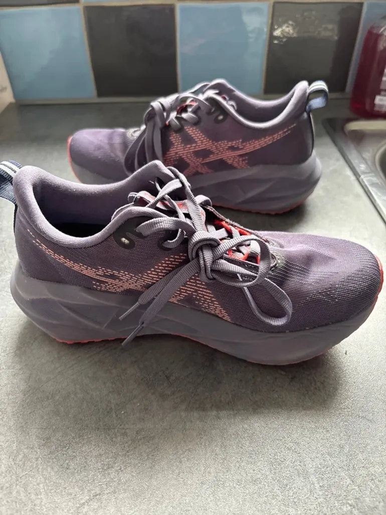 Used Asics Alphablast 5 bike — image 3 of 7