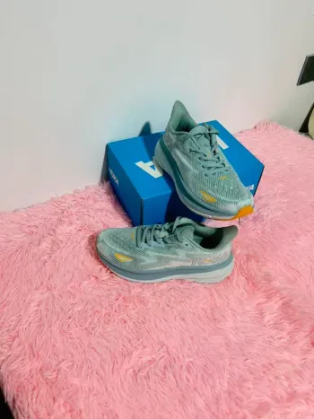 Used Hoka Bondi 9 Running Shoes