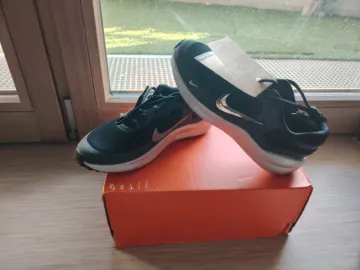 Used Nike Revolution 7 SE Running Shoes