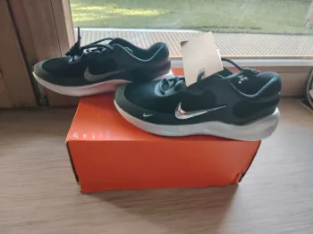 Použité Nike Revolution 7 SE bike — obrázek 3 z 3