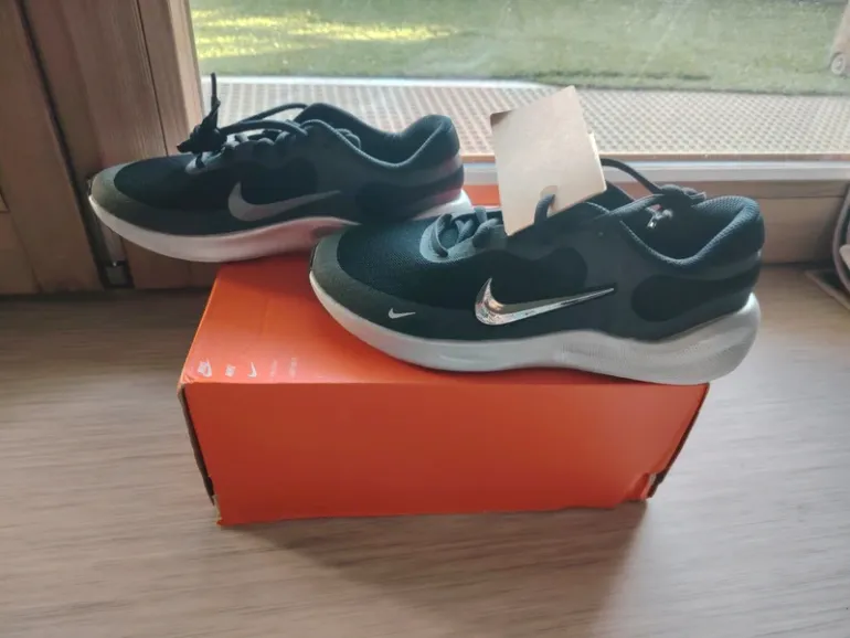 Použité Nike Revolution 7 SE bike — obrázek 3 z 3