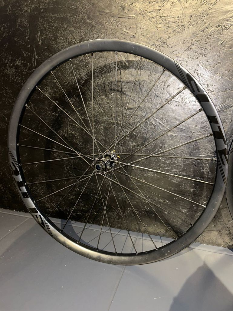 Brugt Elite-Wheels Carbon Wheels ent 2024 bike — billede 5 af 8