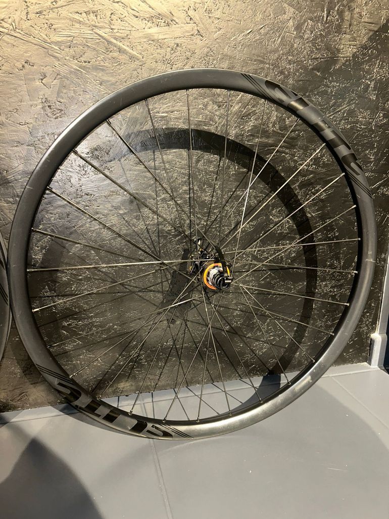 Brugt Elite-Wheels Carbon Wheels ent 2024 bike — billede 6 af 8