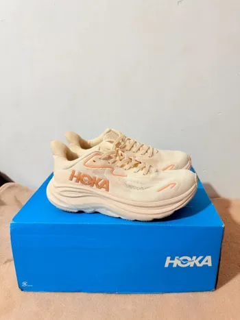 Used Hoka Bondi 9 Running Shoes