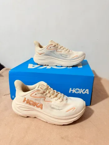 Used Hoka Bondi 9 bike — image 2 of 5