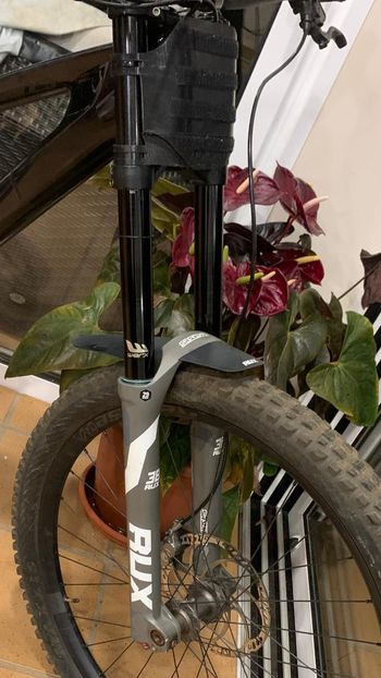 Used Sr Suntour RUX 38 R2C2 Fork