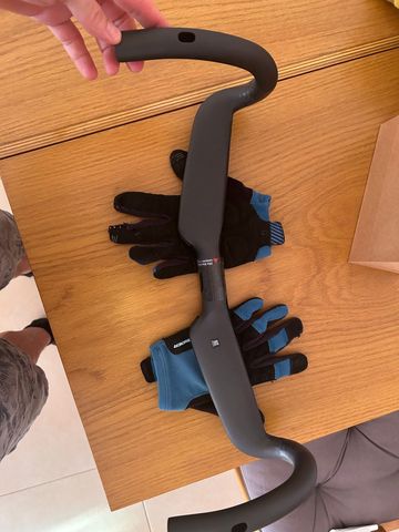 Brugt Vision Carbon Aero Handlebar 2025 bike — billede 2 af 5